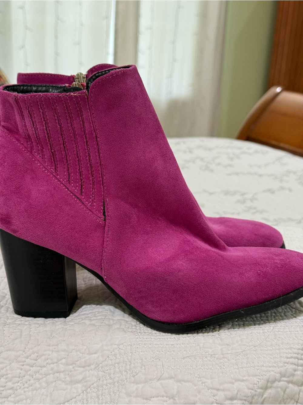 Size 10 SHEIN Magenta Suede Ankle Booties with Block Heel